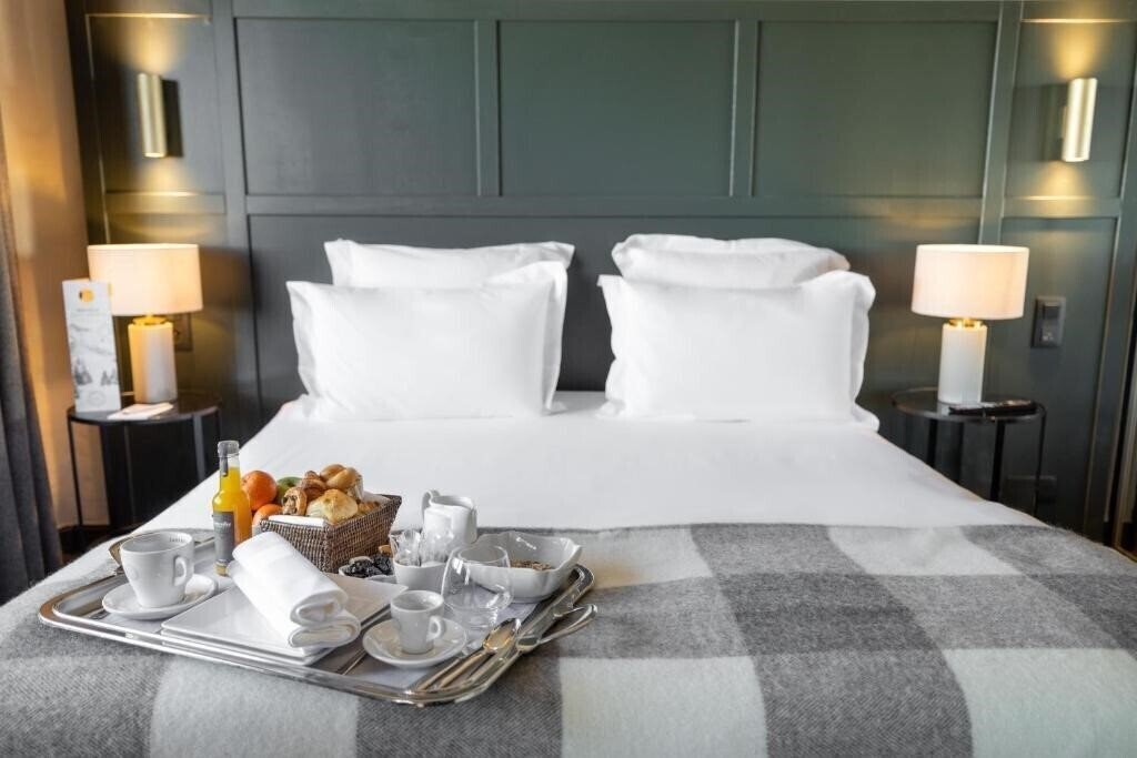 Территория Le Grand Hotel Courchevel 1850 5*