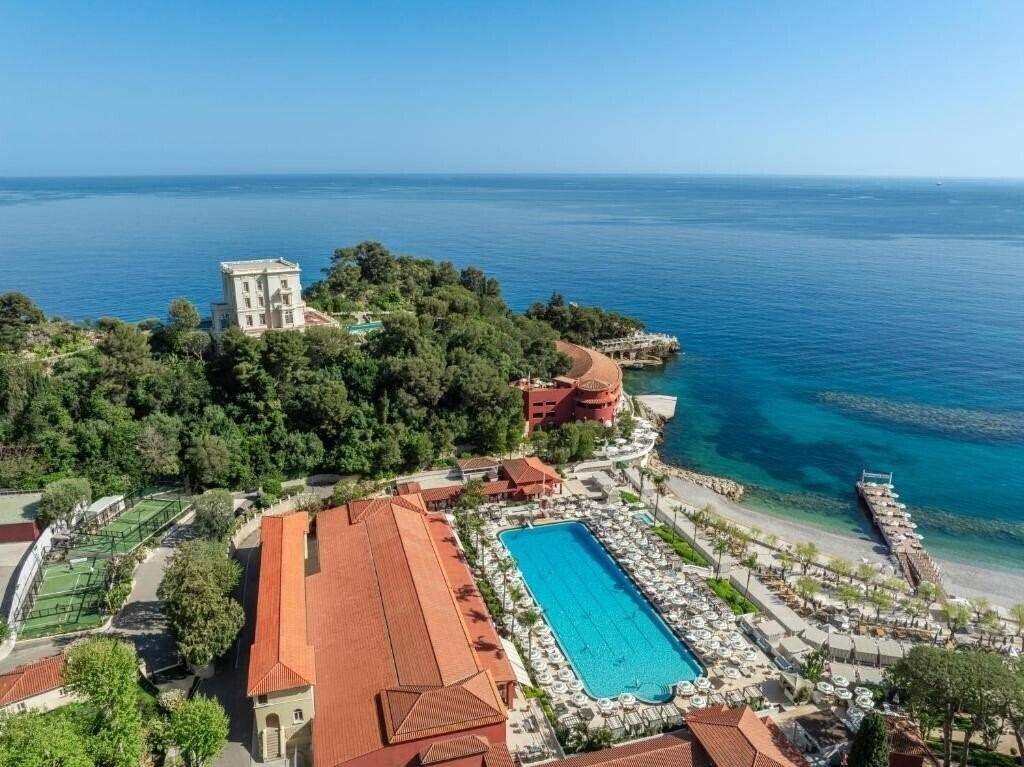 Отель Monte Carlo Beach 5*