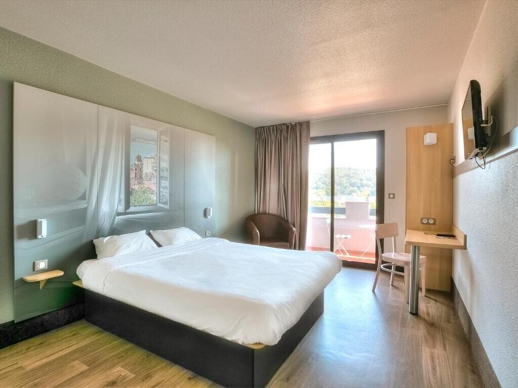 Картинка B&B Hotel Villeneuve Loubet Village 2*