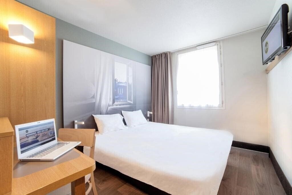 Вид B&B Hotel Villeneuve Loubet Plage 2*