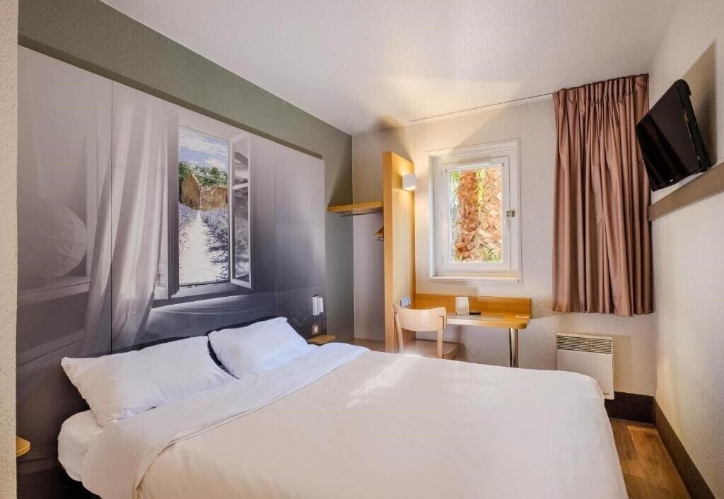Фото B&B Hotel Villeneuve Loubet Plage 2*