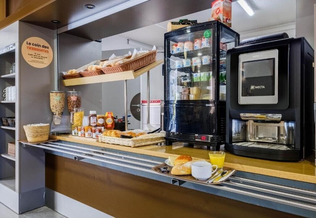 Фотографія B&B Hotel Villeneuve Loubet Plage 2*