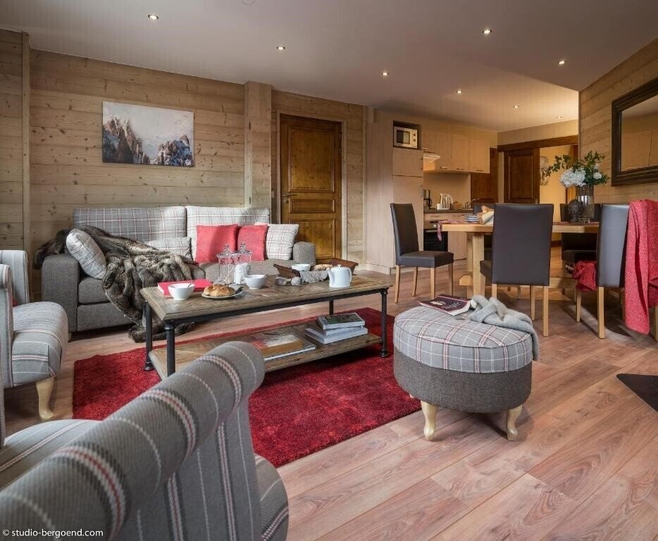 Апартаменти Le Hameau De La Sapiniere, Les Menuires 4*