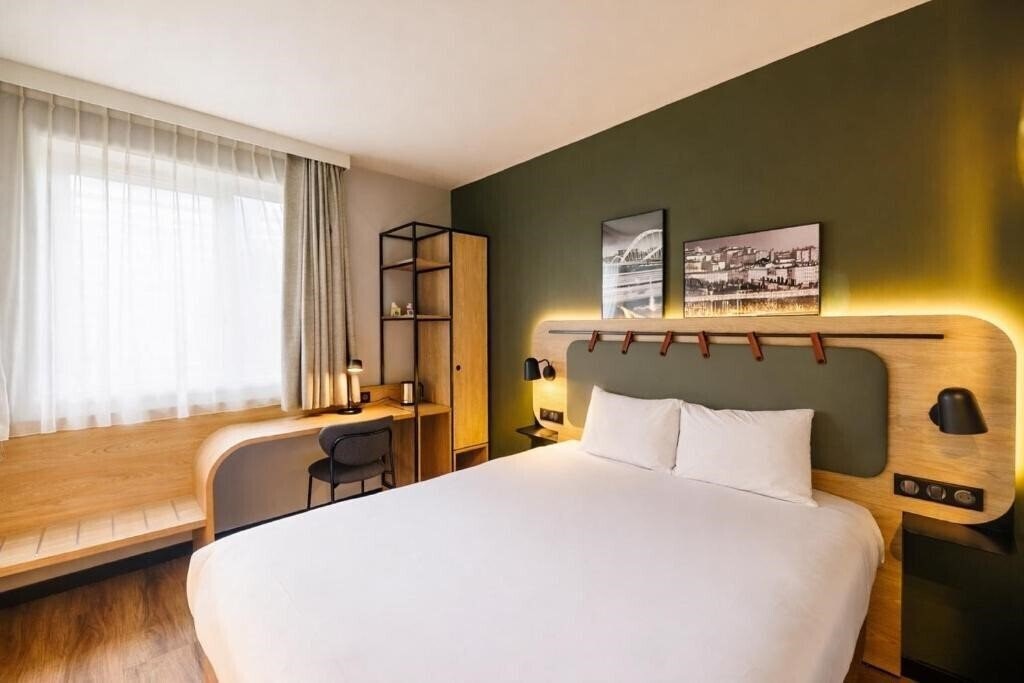 Отель Campanile Prime Lyon Centre Gare Part Dieu 3*
