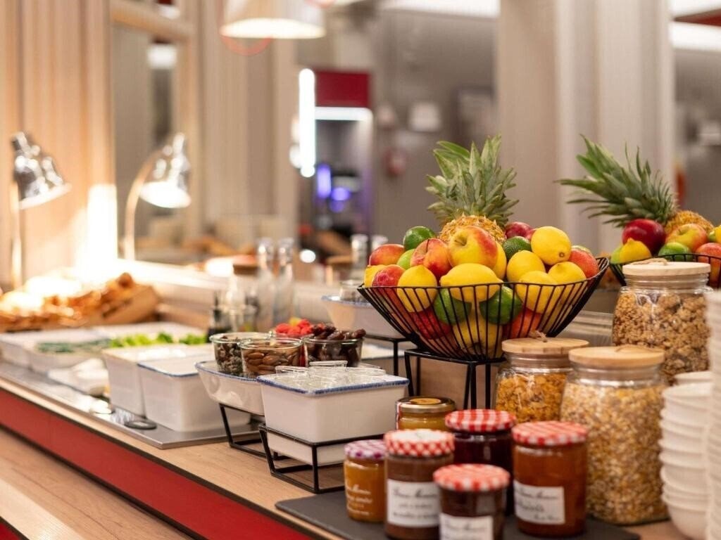 Панорама Ibis Lyon Centre Perrache 3*