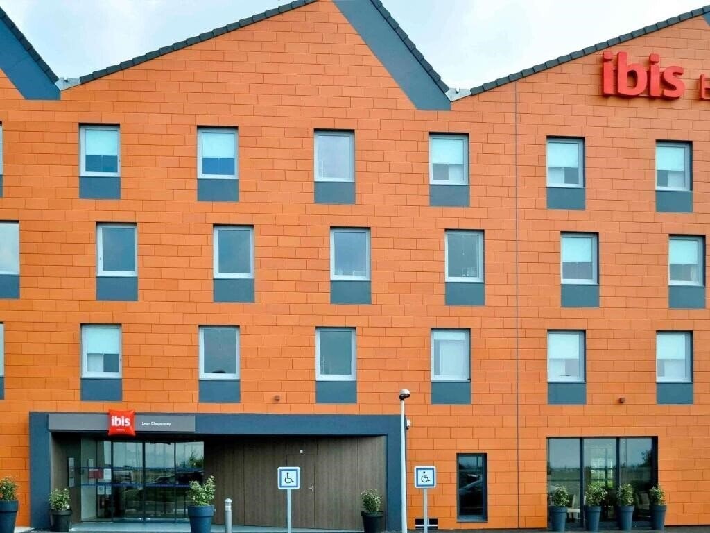 Апартаменты Ibis Lyon Est Chaponnay 3*