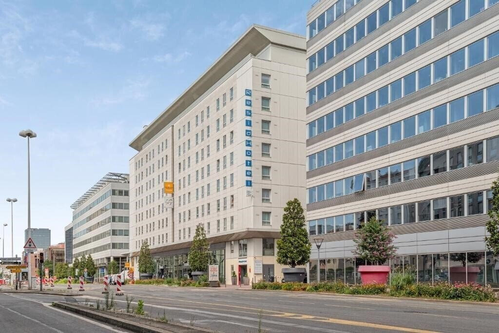 Вид Residhotel Lyon Part-Dieu 3*