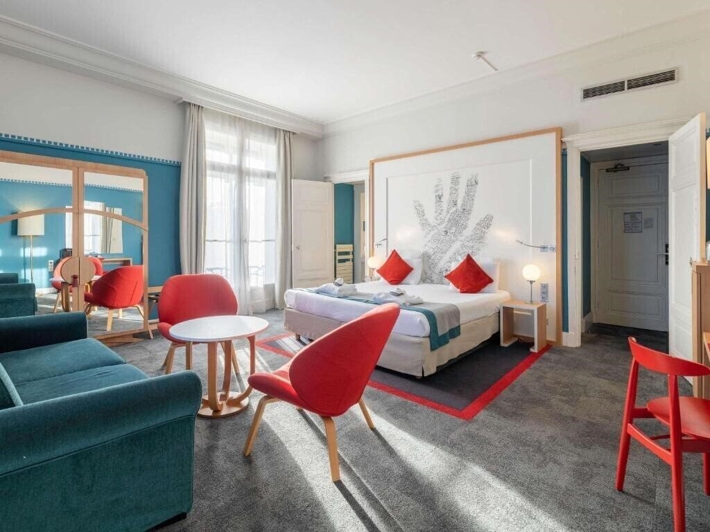 Территория Mercure Lyon Centre Chateau Perrache 4*