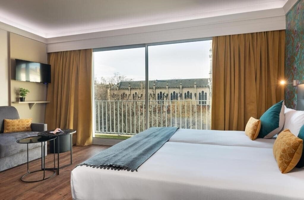 Территория Hotel Charlemagne by HappyCulture 4*