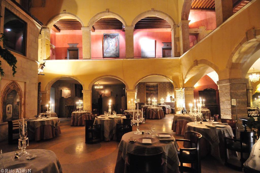 Територія Cour Des Loges 5*