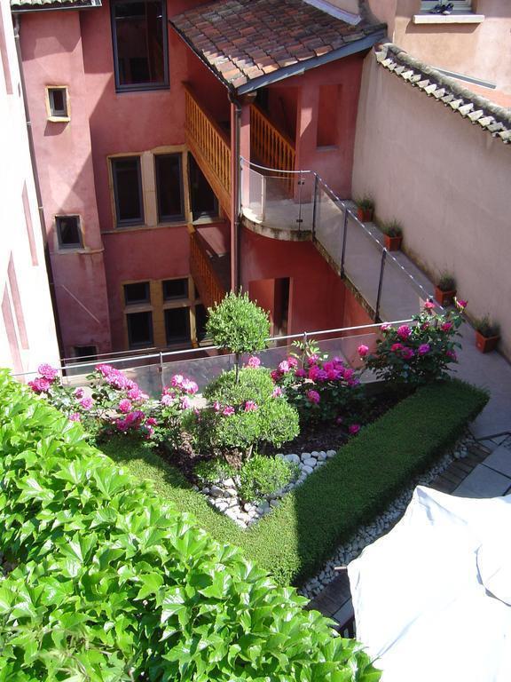 Панорама Cour Des Loges 5*