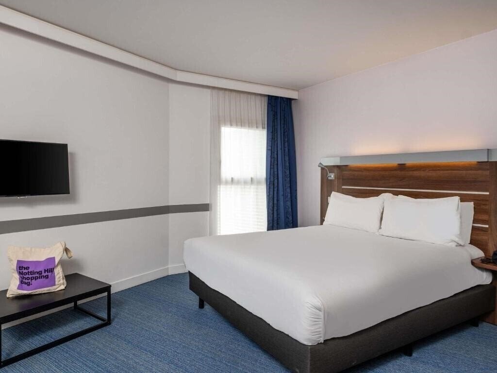 Апартаменты Holiday Inn Express Marseille Saint Charles 3*