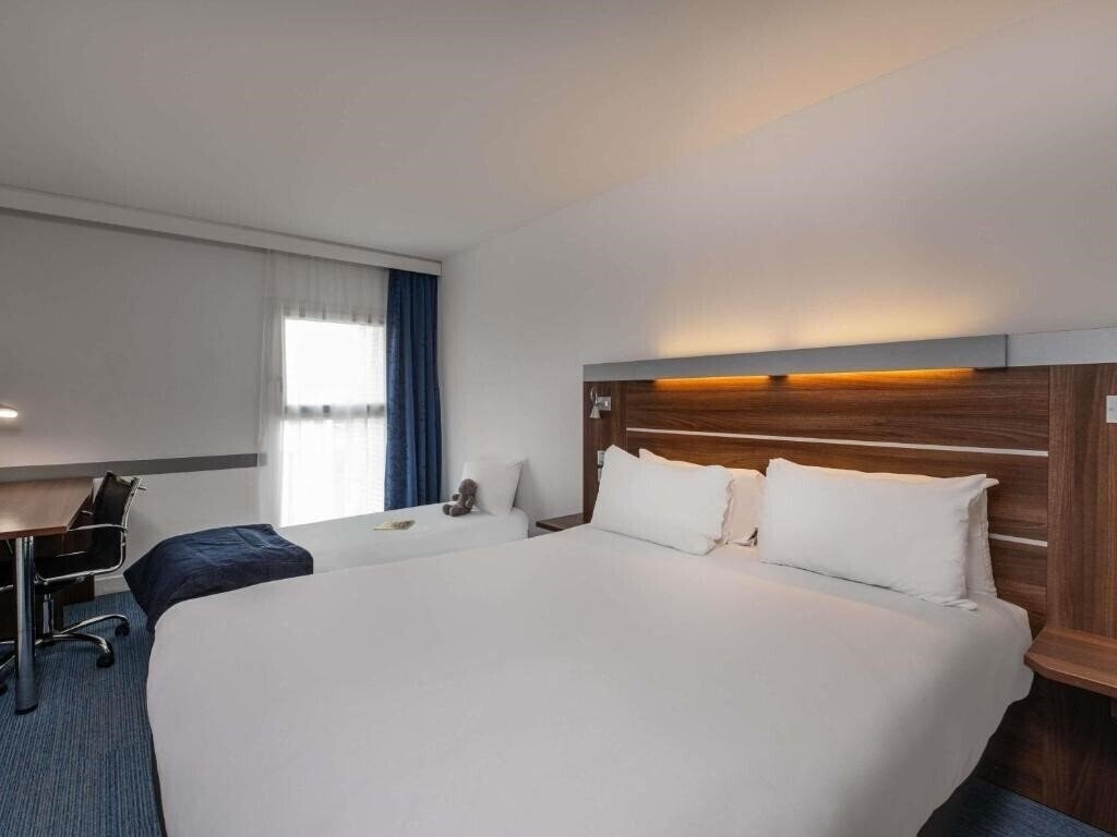 Панорама Holiday Inn Express Marseille Saint Charles 3*