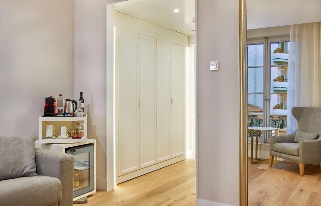 Апартаменты NH Collection Marseille 4*