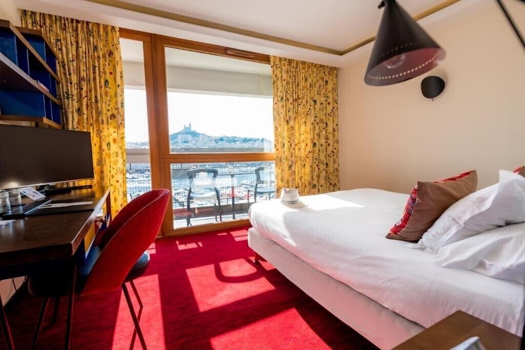 Территория Hotel La Residence Du Vieux Port 4*