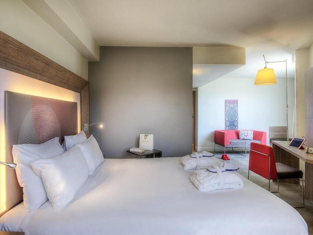 Панорама Novotel Marseille Centre Prado 4*