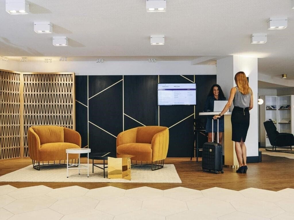 Отель Mercure Marseille Canebiere Vieux-Port 4*