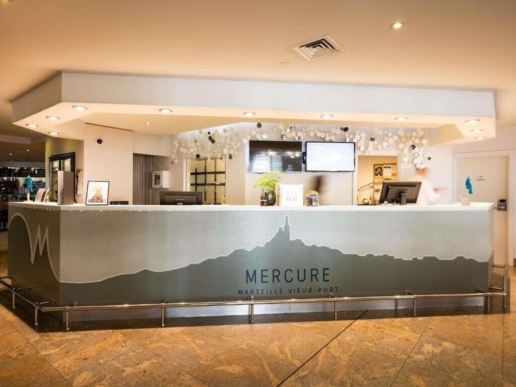 Отель Mercure Marseille Centre Vieux Port 4*
