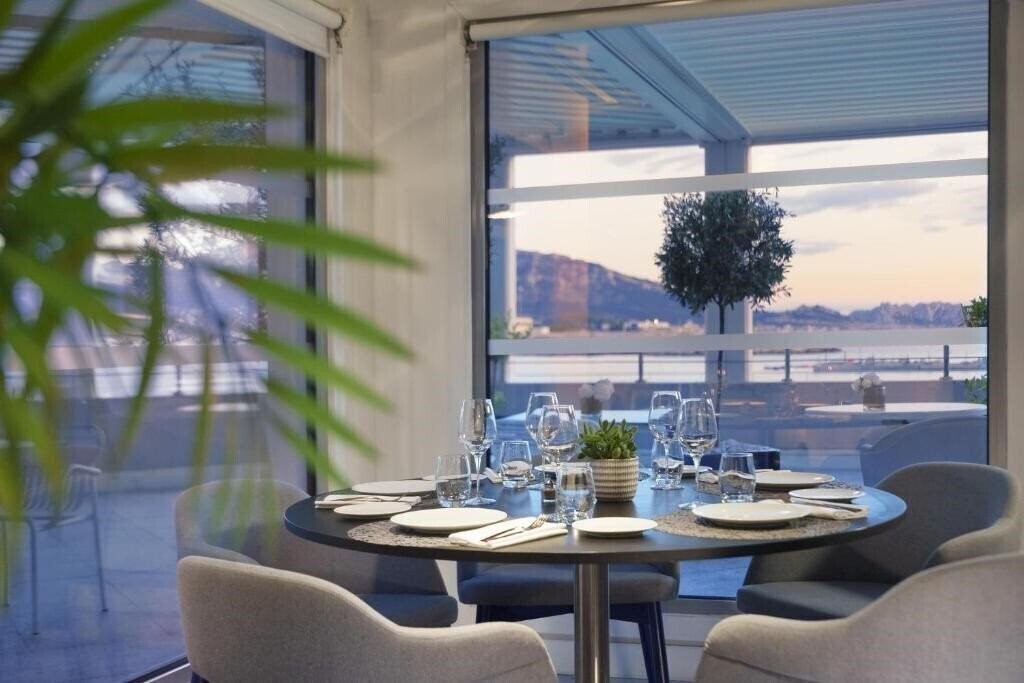 Территория Nhow Marseille 4*