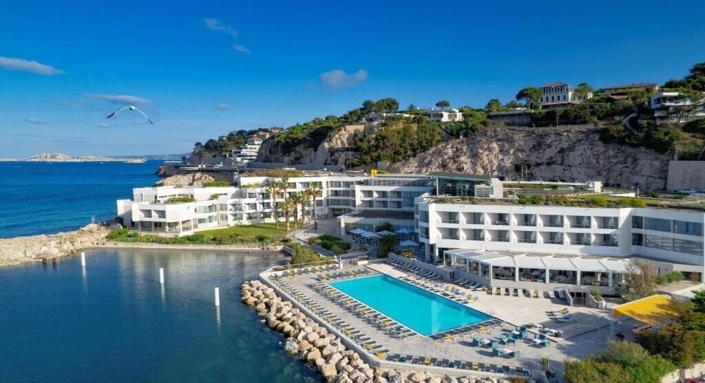 Отель Nhow Marseille 4*