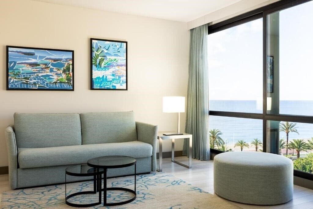 Територія AC Hotel Nice 4*