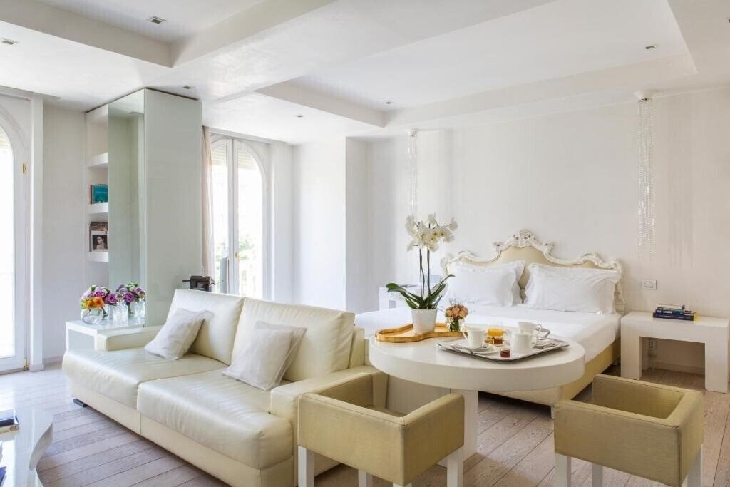 Территория Boscolo Hotel & SPA Nice (ex. Boscolo Nice Hotel & SPA, Boscolo Exedra, Hotel Boscolo Exedra Nice) 5*