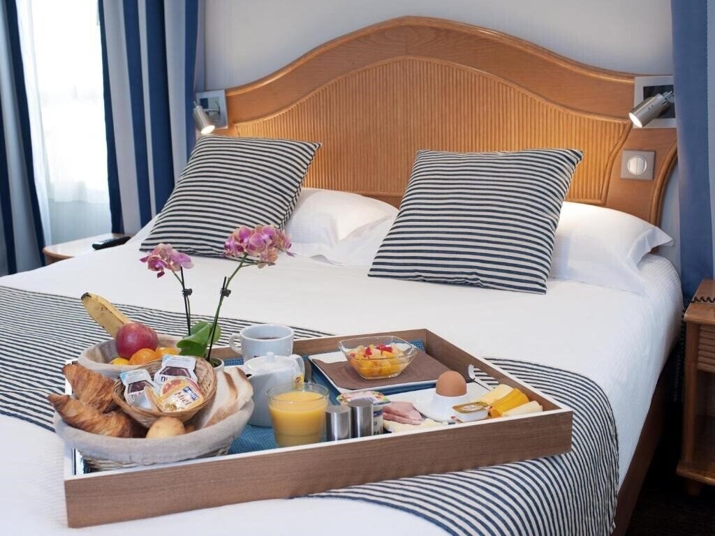 Панорама Hotel Esprit D'Azur 3*