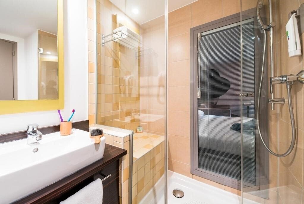 Территория Ibis Styles Nice Vieux Port (ex. Ibis Styles Nice Centre Port, All Seasons Nice Vieux Port) 3*