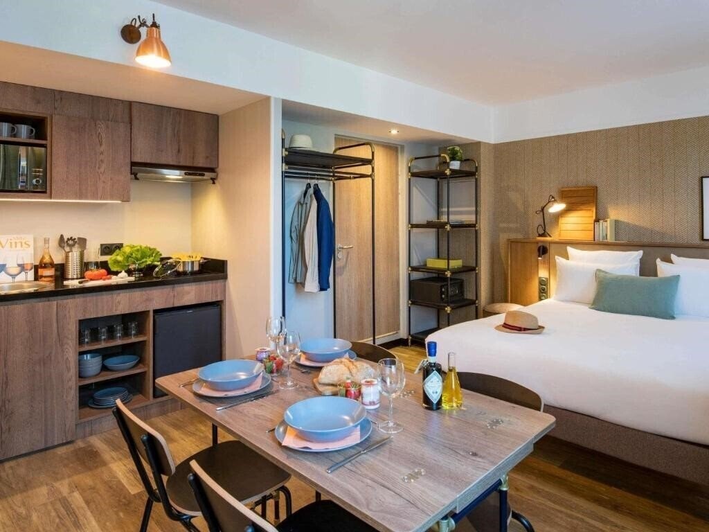Отель Novotel Suites Nice Airport 4*