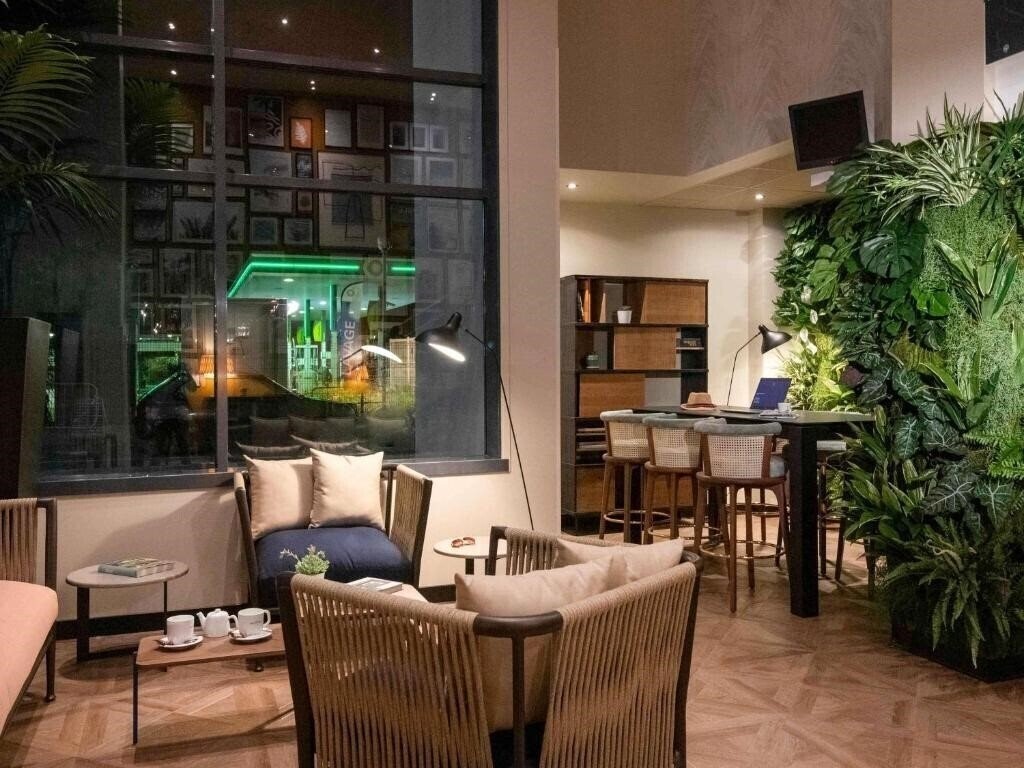 Панорама Novotel Suites Nice Airport 4*