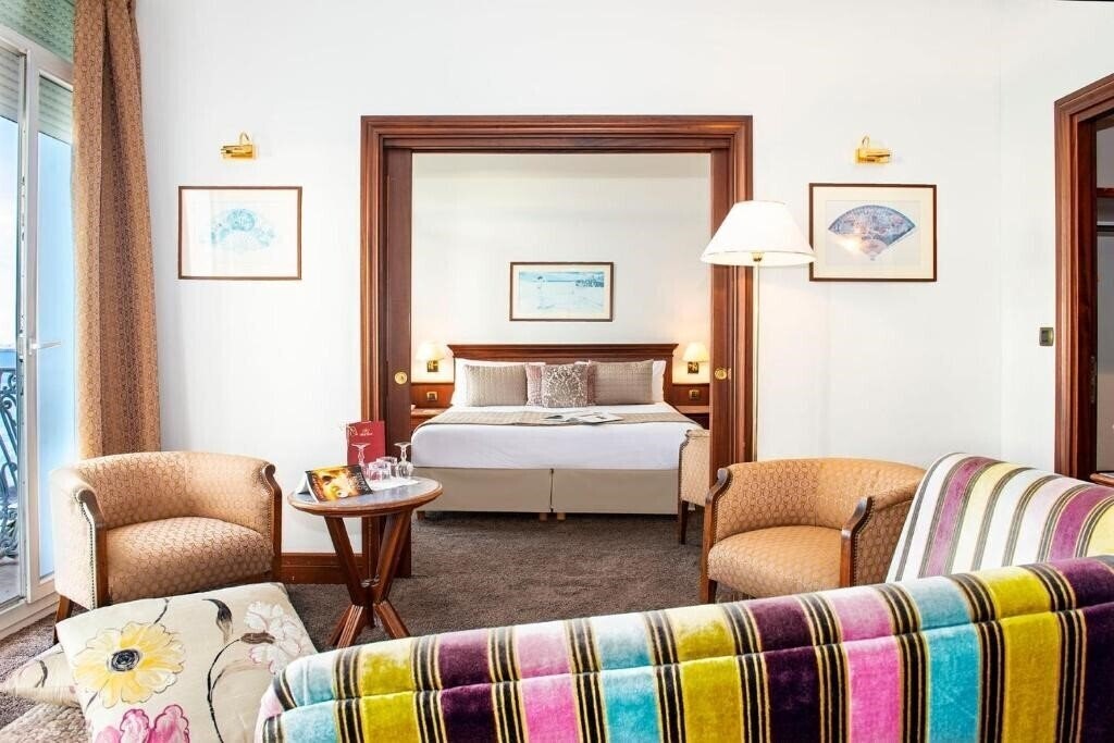 Территория West End 4*