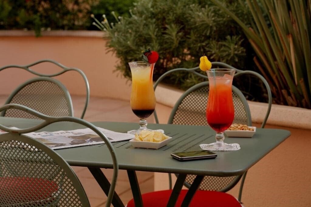 Вид EasyHotel Nice Old Town 3*