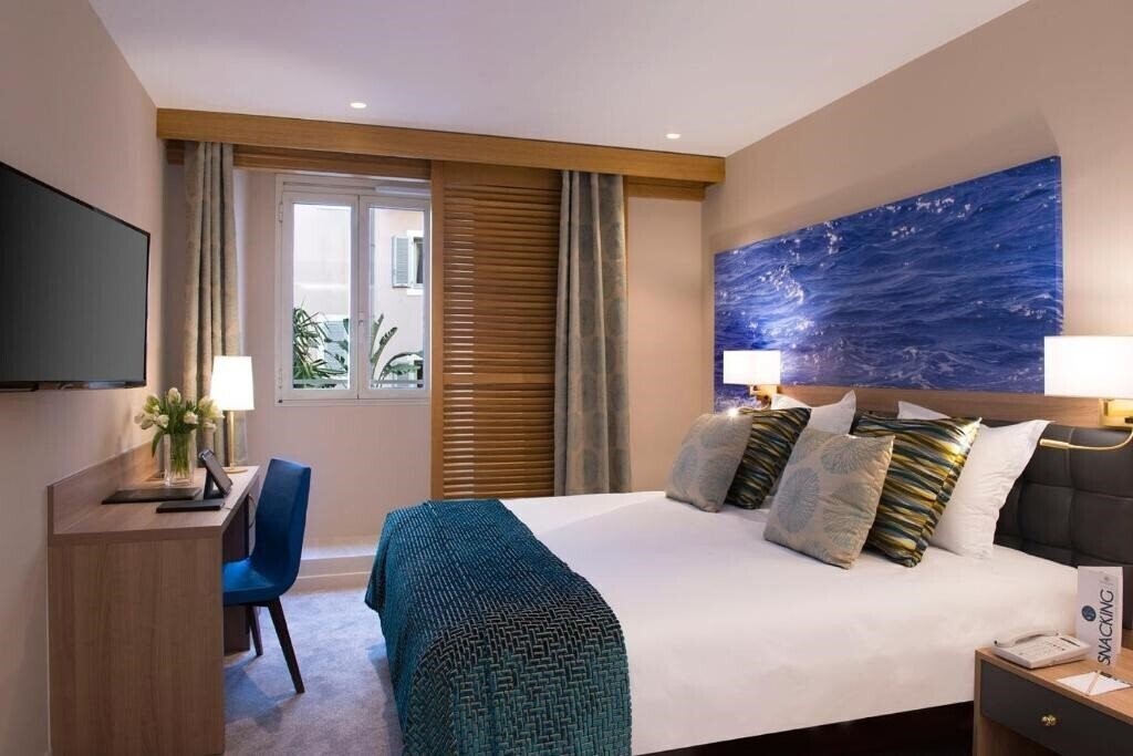 Готель Beau Rivage 4*