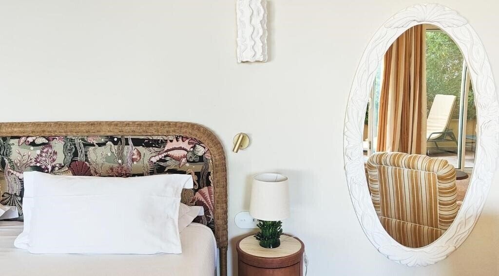 Вид Hotel La Perouse (ex. La Perouse Nice Baie des Anges) 4*