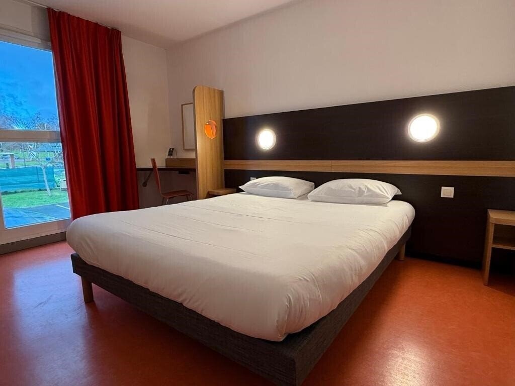 Готель B&B Hotel Lisieux Parc des Expositions 2*