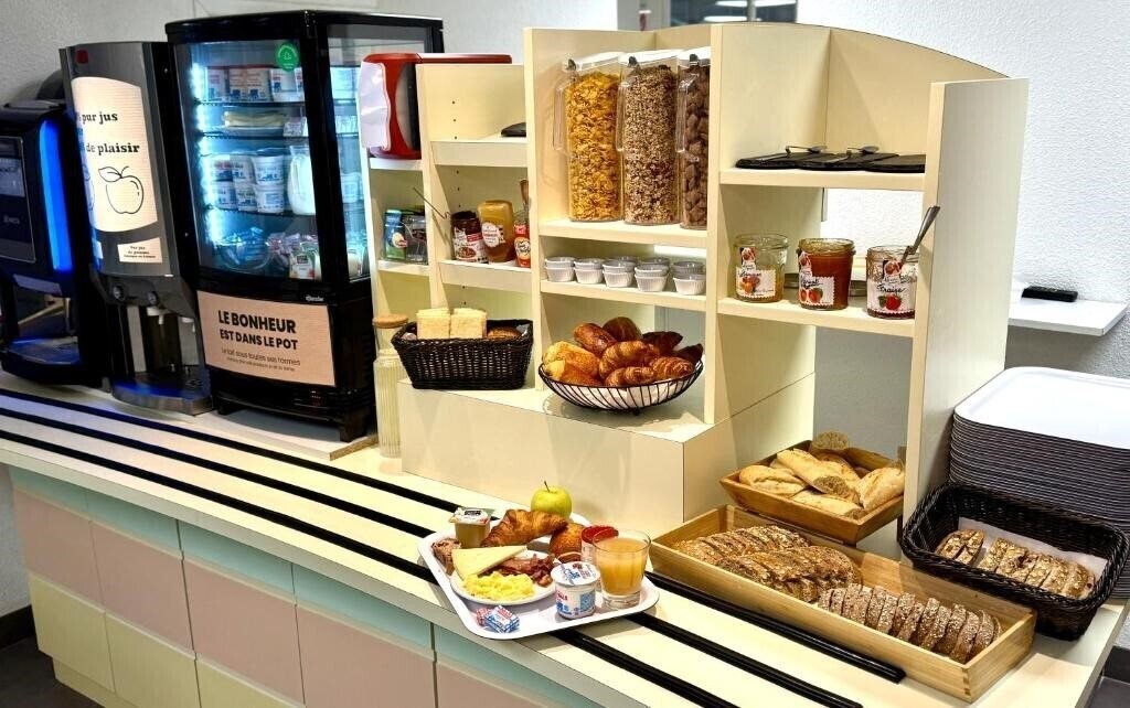 Вид B&B Hotel Lisieux Parc des Expositions 2*