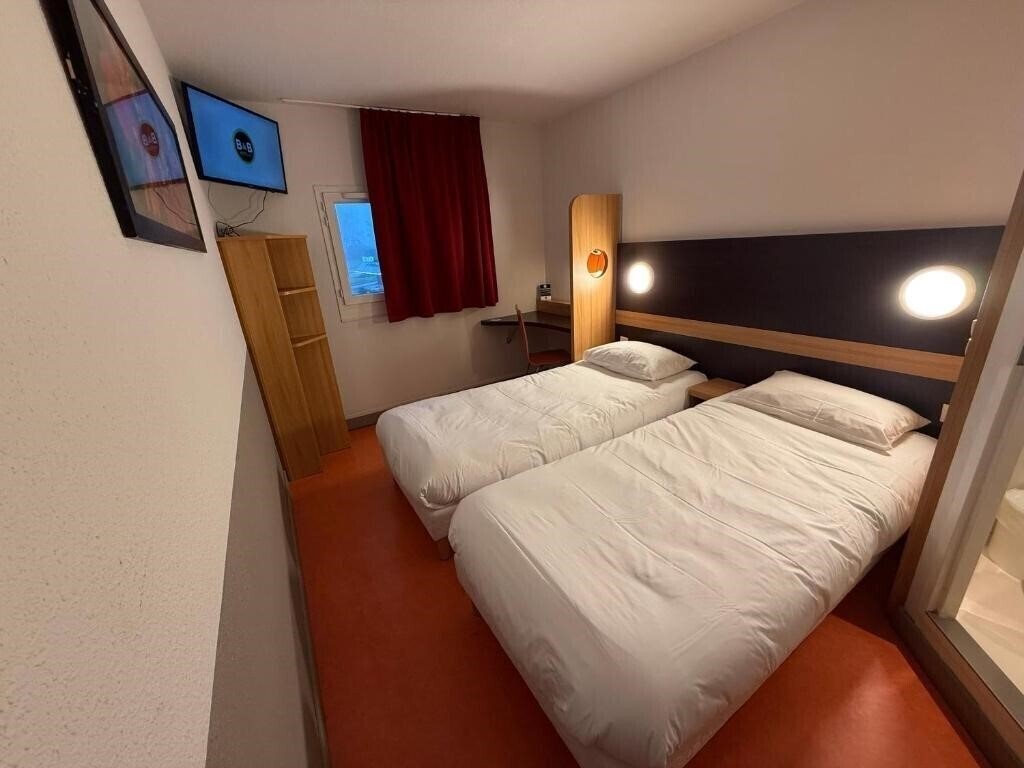 Територія B&B Hotel Lisieux Parc des Expositions 2*