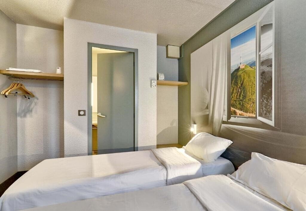 Фото B&B Hotel Cherbourg Ferrand Le Brezet Aeroport 2*