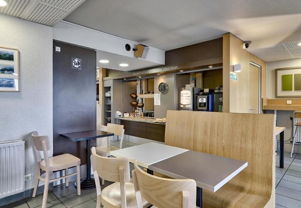 Зображення B&B Hotel Cherbourg Ferrand Le Brezet Aeroport 2*