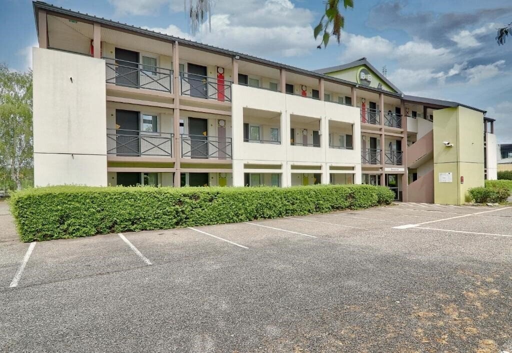 Вид B&B Hotel Cherbourg Ferrand Le Brezet Aeroport 2*