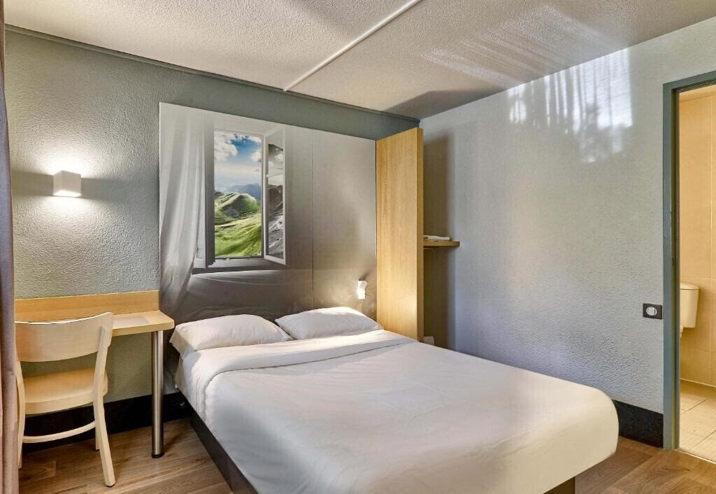Територія B&B Hotel Cherbourg Ferrand Le Brezet Aeroport 2*