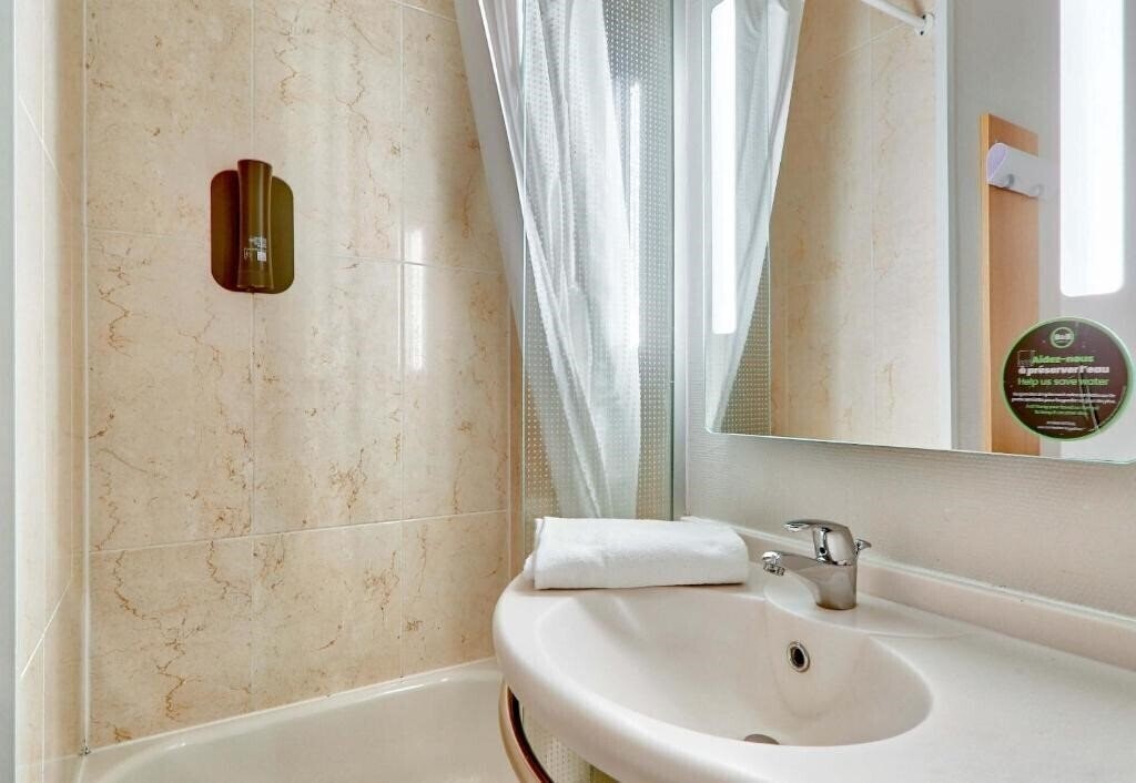 Апартаменти B&B Hotel Cherbourg Ferrand Le Brezet Aeroport 2*
