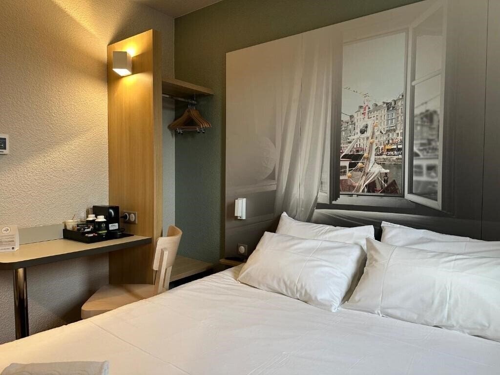 Панорама B&B Hotel Honfleur 2*