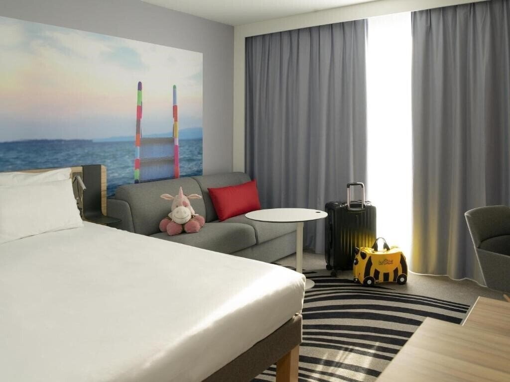 Вид Novotel Le Havre Centre Gare 4*