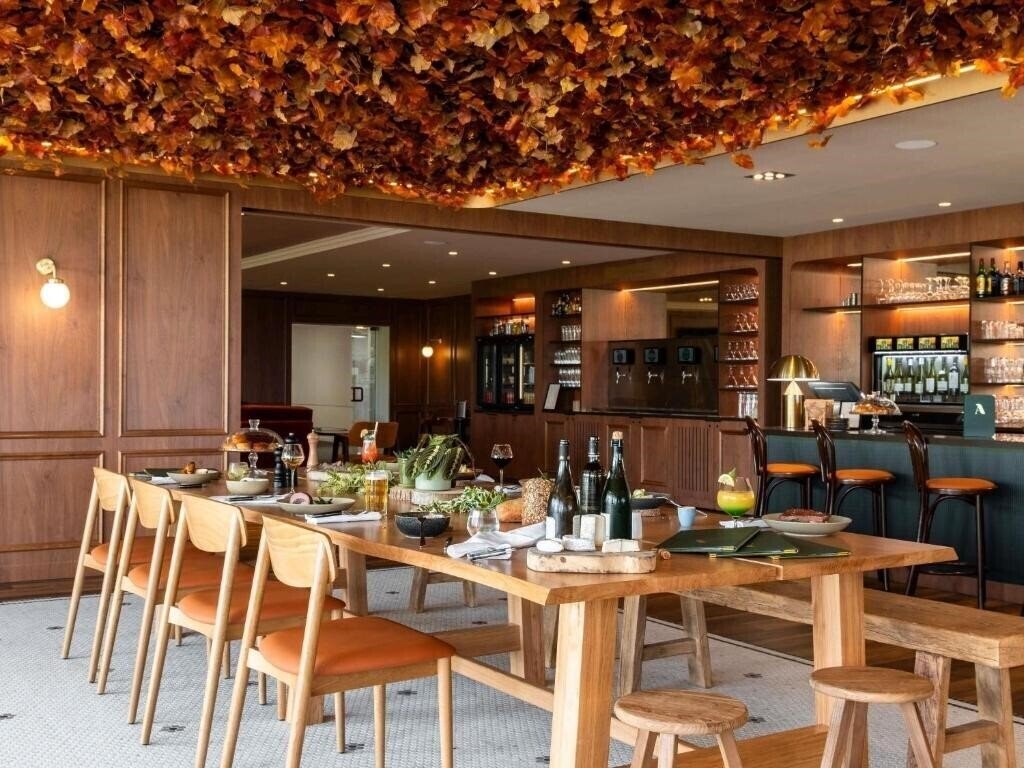 Территория Mercure Omaha Beach 4*