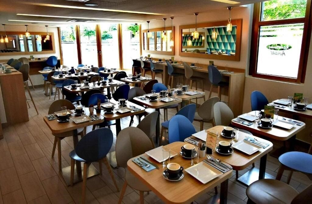 Апартаменти Residhome Asnieres 4*