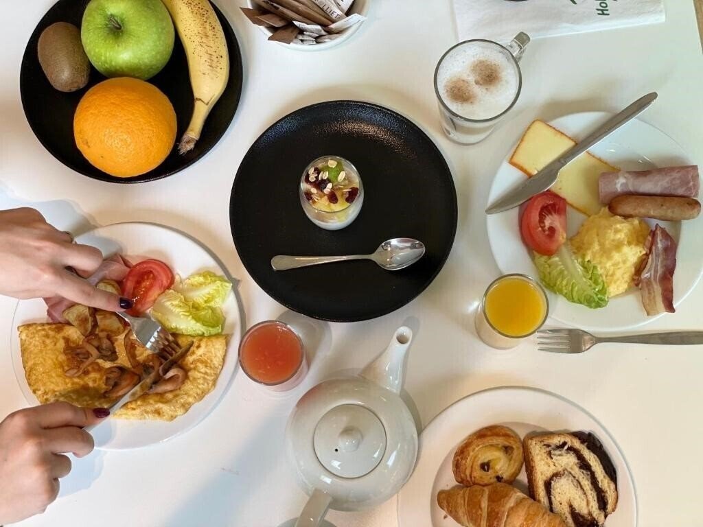 Вид Holiday Inn Opera 4*