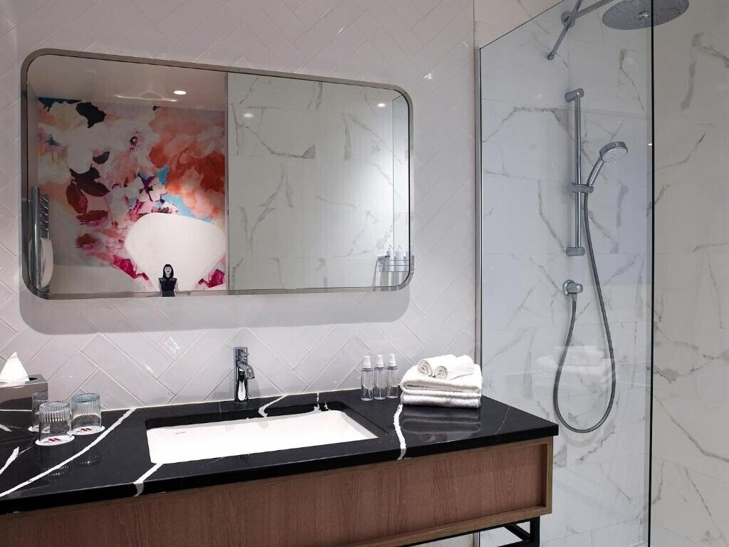 Территория Paris Marriott Opera Ambassador 4*