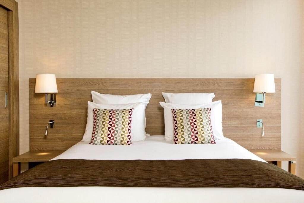 Отель Residhome Monceau Bois Colombes 3*