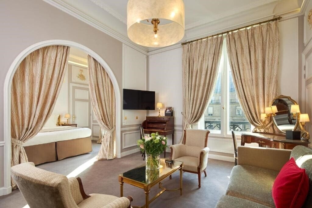 Апартаменти Regina Paris 5*